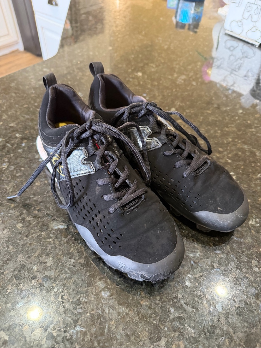 Rawlings Black Baseball Cleats Lace-Up Shoes with Gray Accents 7